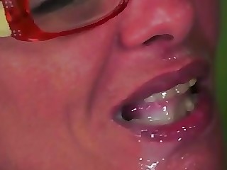 Cumshot ร้อน สำเร็จความใคร่ MILF