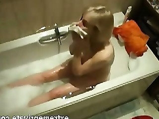 badkamer blond vingerzetting mamma masturbatie volwassen