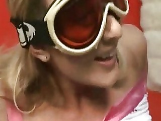 สีบลอนด์ เจาะคู่ เพศสัมพันธ์ MILF pornstar สาม