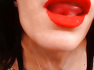 Kiss MILF Webcam