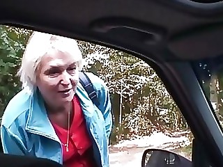 xe hơi nổ băng đảng bà già bà nội trợ điếm người vợ